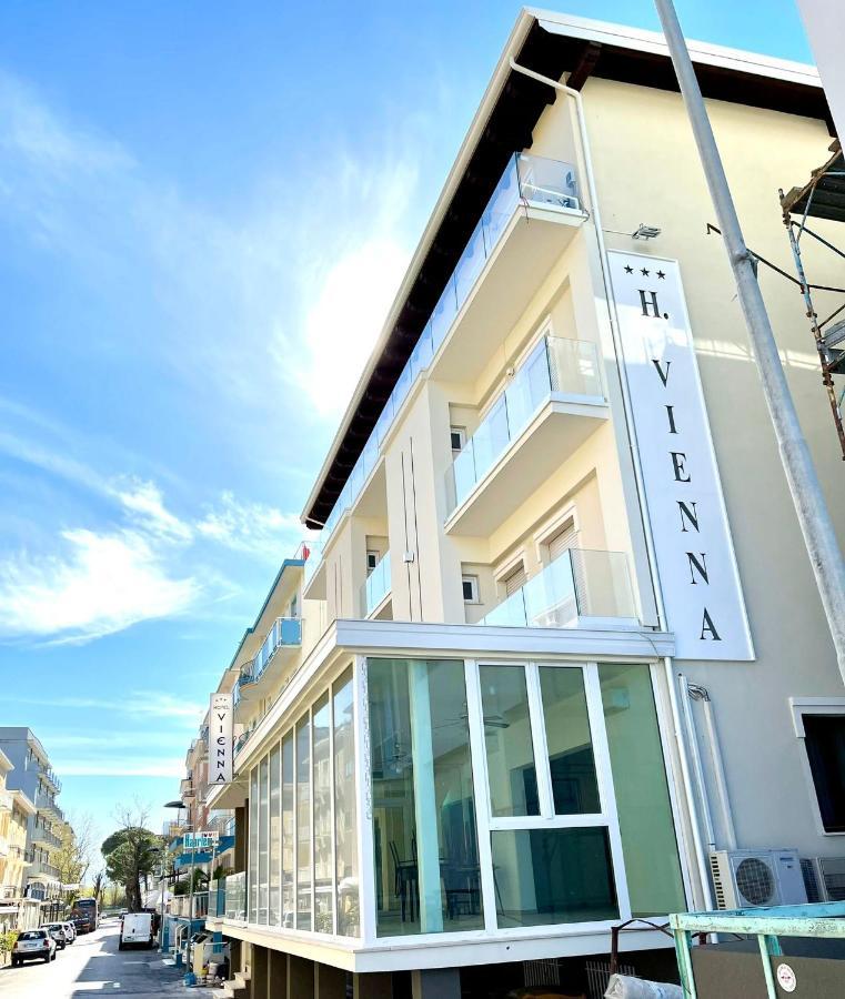 Hotel Vienna Rivazzurra Rimini Exteriör bild