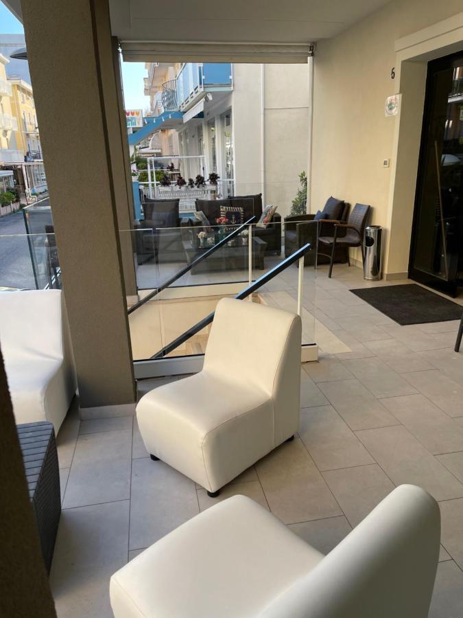 Hotel Vienna Rivazzurra Rimini Exteriör bild