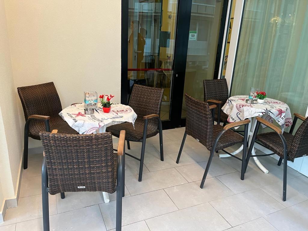 Hotel Vienna Rivazzurra Rimini Exteriör bild