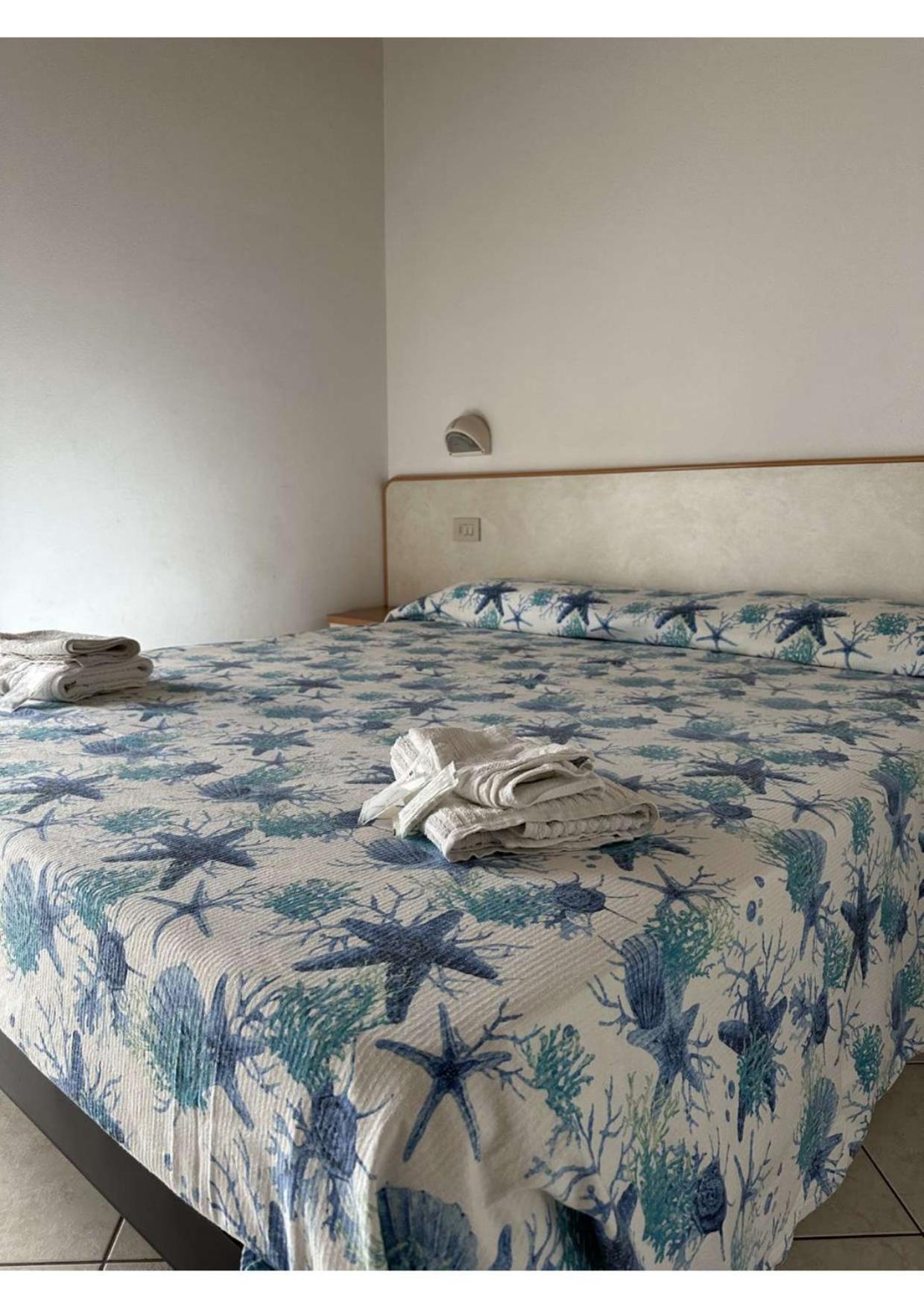 Hotel Vienna Rivazzurra Rimini Exteriör bild