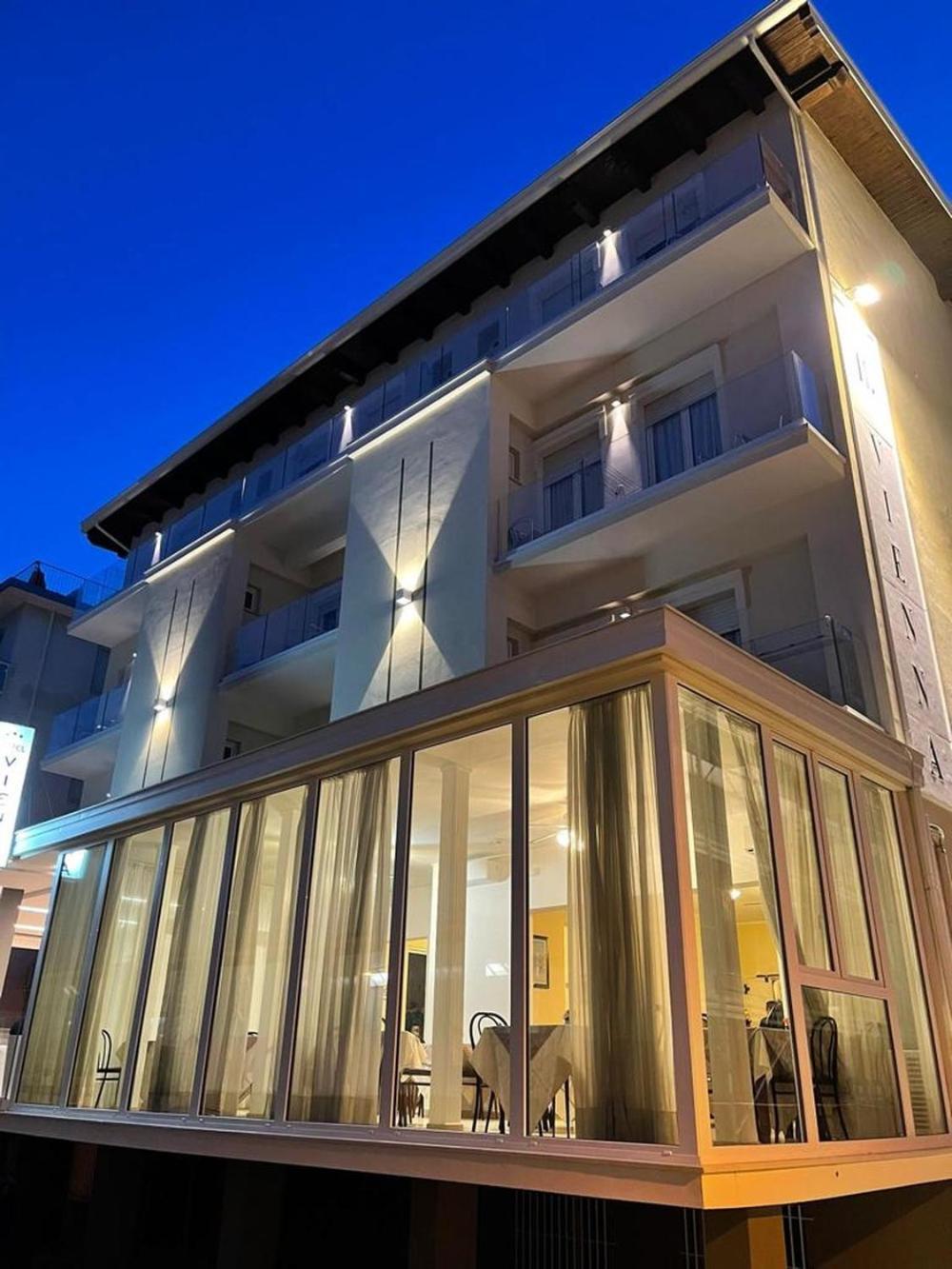 Hotel Vienna Rivazzurra Rimini Exteriör bild